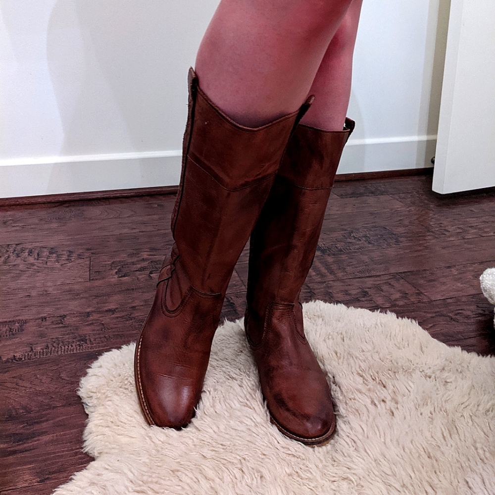 Mid calf leather Cinderella boots